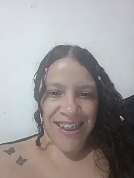 angelplu online show from April 28, 2026, 9:09 pm