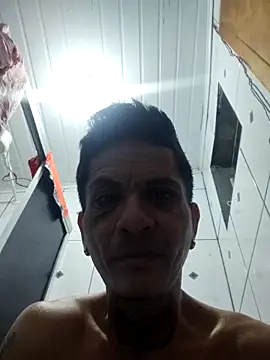 Snapshot of elchamogabotiktok chatting on May 23, 2026, 11:25 am elchamogabotiktok online show from May 23, 2026, 11:25 am