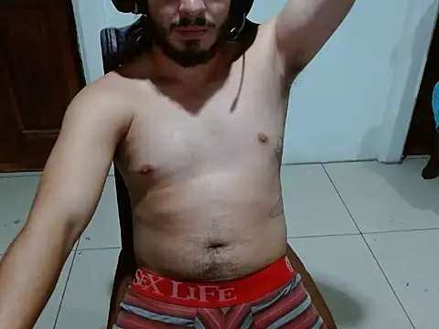 Snapshot of Crystox_ chatting on May 15, 2026, 7:48 am Crystox online show from May 15, 2026, 7:48 am
