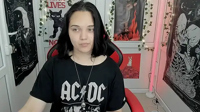 Snapshot of Caroline_cutte chatting on June 26, 2026, 7:13 am Caroline cutte online show from June 26, 2026, 7:13 am