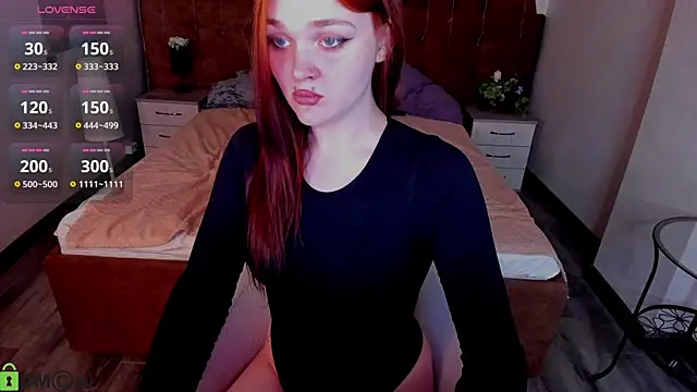 Emilly Hiil online show from June 19, 2026, 12:59 am
