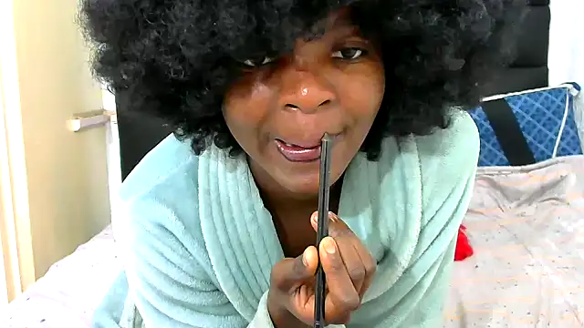 Snapshot of PetiteEbonyBabe_ chatting on June 27, 2026, 1:17 pm PetiteEbonyBabe online show from June 27, 2026, 1:17 pm