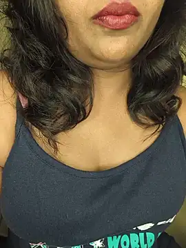Snapshot of ur_love_kannada1 chatting on June 7, 2026, 4:11 pm ur love kannada1 online show from June 7, 2026, 4:11 pm