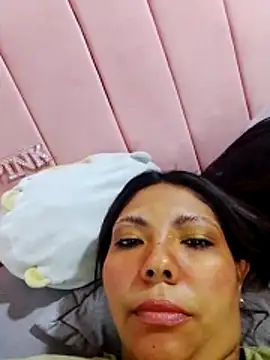 Snapshot of Izel_ chatting on May 2, 2026, 2:38 am Izel online show from May 2, 2026, 2:38 am