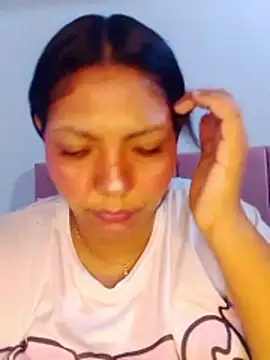 Snapshot of Izel_ chatting on May 20, 2026, 2:07 am Izel online show from May 20, 2026, 2:07 am