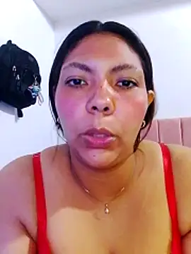 Snapshot of Izel_ chatting on May 21, 2026, 3:13 am Izel online show from May 21, 2026, 3:13 am