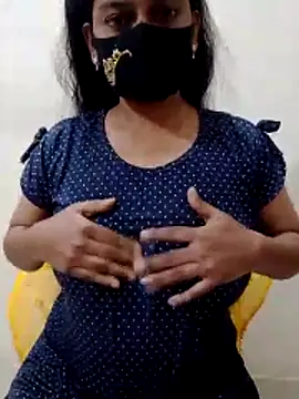 Snapshot of black-woman chatting on April 10, 2026, 4:12 pm black-woman online show from April 10, 2026, 4:12 pm