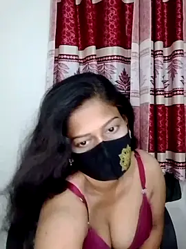 Snapshot of black-woman chatting on April 16, 2026, 10:01 pm black-woman online show from April 16, 2026, 10:01 pm