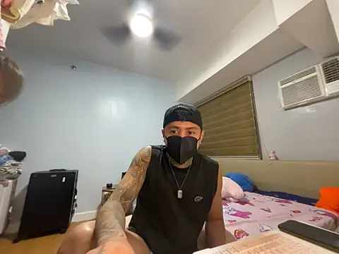 tattoo hottie online show from April 12, 2026, 5:40 pm