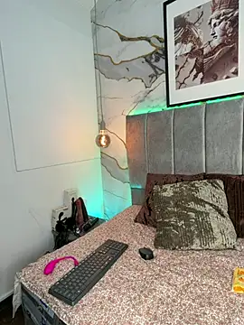 Snapshot of Brenda_Brm chatting on July 8, 2026, 12:31 pm Brenda Brm online show from July 8, 2026, 12:31 pm