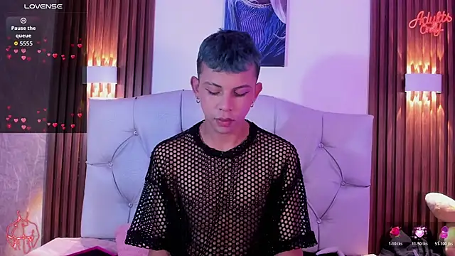 Apolo Prince1 online show from April 21, 2026, 8:23 pm