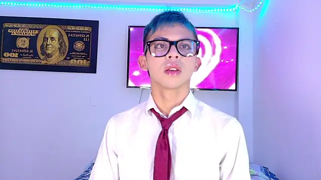 Apolo Prince1 online show from May 12, 2026, 11:35 pm