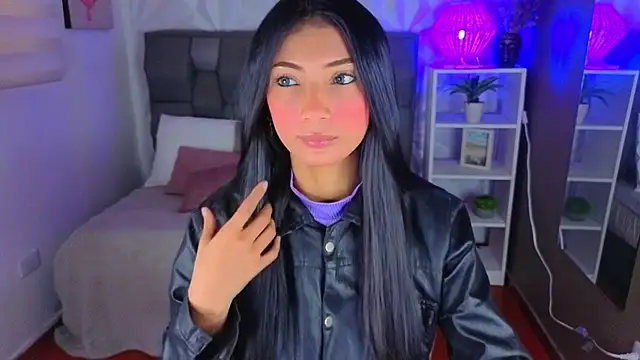 Perlaa moon  online show from June 24, 2026, 2:49 pm