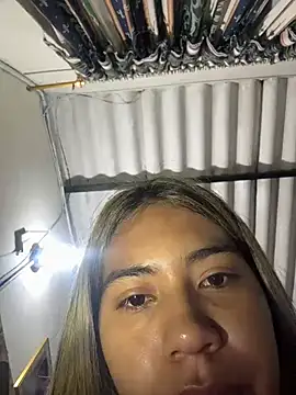 Kimmiebellarie online show from April 27, 2026, 1:14 am