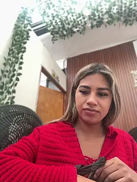 Kimmiebellarie online show from May 27, 2026, 1:41 pm