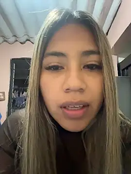 Kimmiebellarie online show from June 19, 2026, 2:05 am