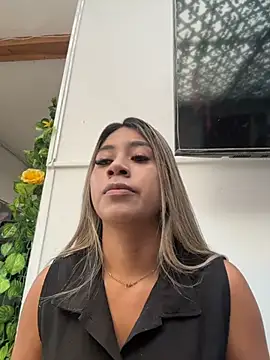Kimmiebellarie online show from June 25, 2026, 12:31 pm