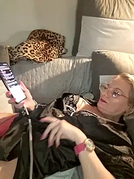Blond lady czech online show from April 25, 2026, 6:27 pm