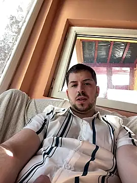 xxlfa online show from April 30, 2026, 2:23 pm