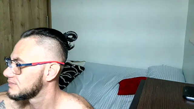 Snapshot of andrew_1520 chatting on January 31, 2026, 7:11 pm andrew 1520 online show from January 31, 2026, 7:11 pm