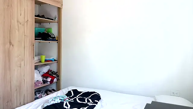 Snapshot of andrew_1520 chatting on February 11, 2026, 7:30 pm andrew 1520 online show from February 11, 2026, 7:30 pm