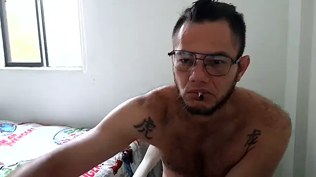 Snapshot of andrew_1520 chatting on February 20, 2026, 12:27 pm andrew 1520 online show from February 20, 2026, 12:27 pm