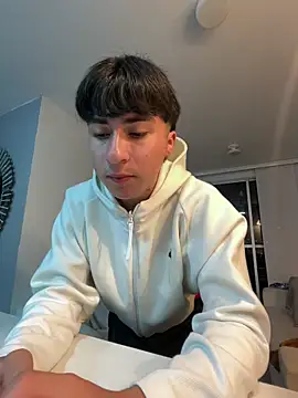 martinbakeer online show from April 13, 2026, 11:32 pm