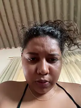 Ninibella online show from June 17, 2026, 8:43 pm