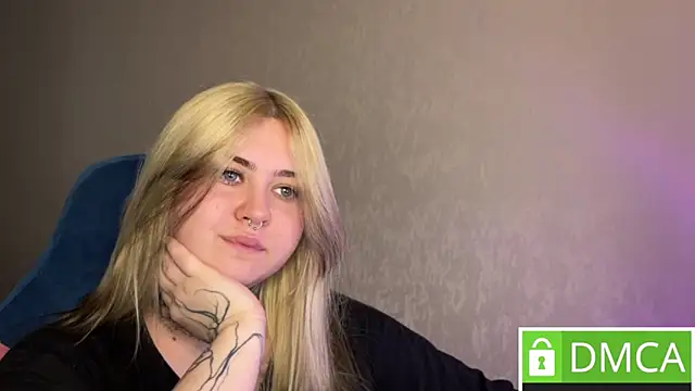 CuteUna online show from April 18, 2026, 9:46 am