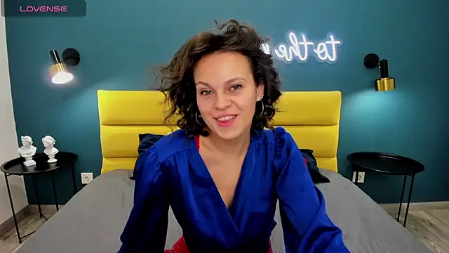 Snapshot of Kira_Steel chatting on April 14, 2026, 8:09 am Kira Steel online show from April 14, 2026, 8:09 am
