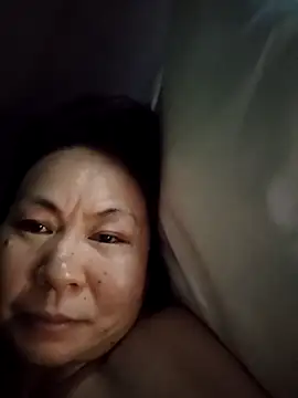 JINsohot online show from April 12, 2026, 3:50 pm