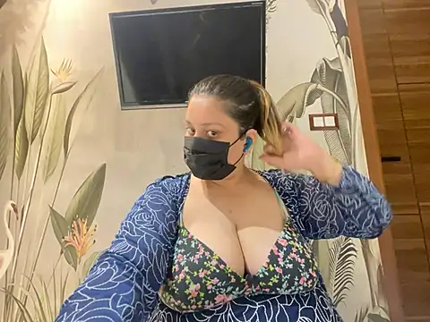 Snapshot of kavyasingh36 chatting on May 16, 2026, 12:40 am kavyasingh36 online show from May 16, 2026, 12:40 am