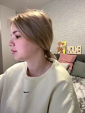 KimEvanss online show from June 4, 2026, 5:13 am