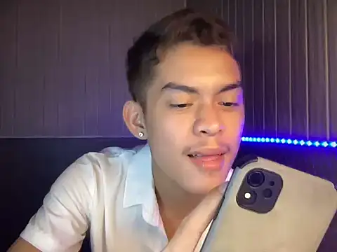 yourhotasian jhonpol16 online show from May 6, 2026, 8:14 pm