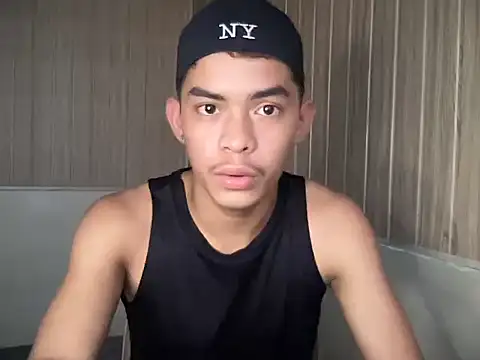 yourhotasian jhonpol16 online show from June 16, 2026, 1:30 am