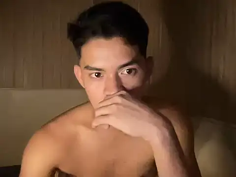 yourhotasian jhonpol16 online show from July 3, 2026, 3:51 pm
