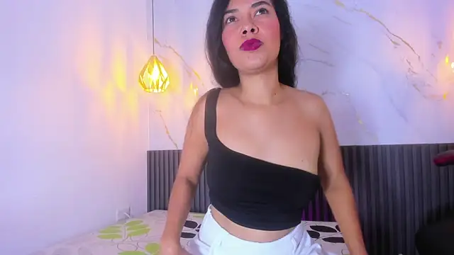 Vanessa Lune online show from May 15, 2026, 1:51 pm