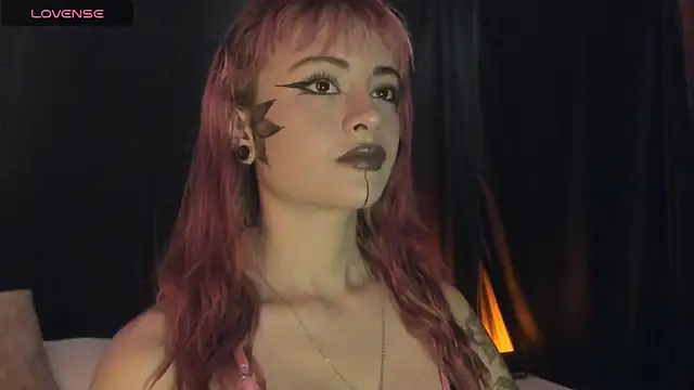 Miiaa Stonee online show from May 26, 2026, 7:10 pm