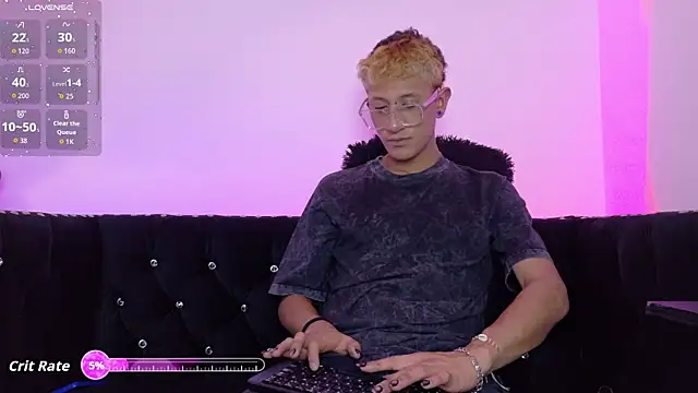 Snapshot of Damian_nix chatting on May 10, 2026, 5:45 am Damian nix online show from May 10, 2026, 5:45 am