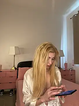 darkglitter26 online show from June 30, 2026, 1:12 pm