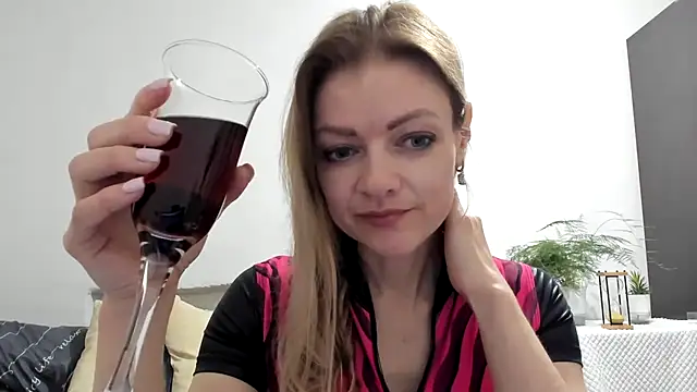 Severina7 online show from April 17, 2026, 7:39 pm