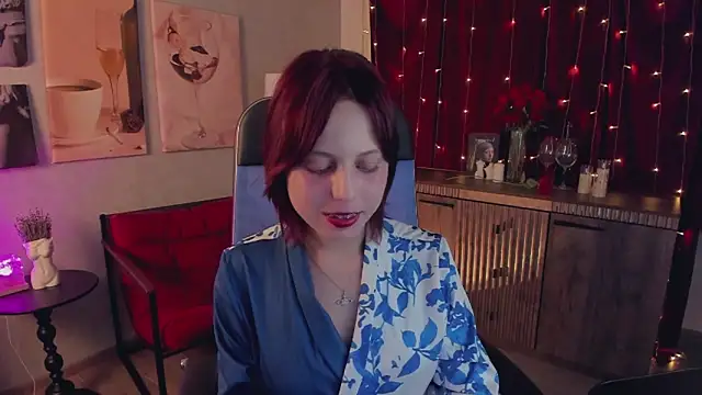Snapshot of VivienneHebert chatting on May 11, 2026, 12:55 pm VivienneHebert online show from May 11, 2026, 12:55 pm