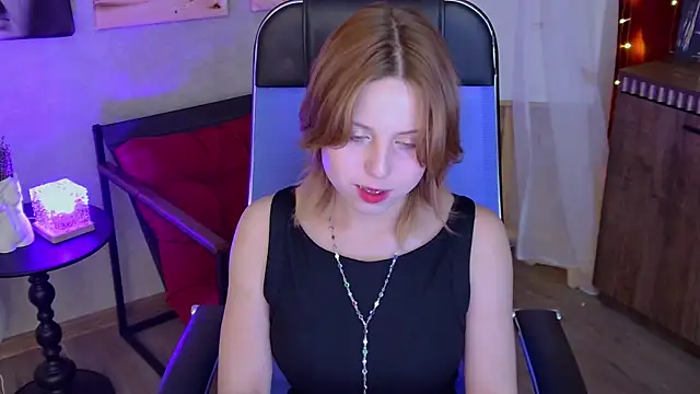VivienneHebert online show from July 22, 2026, 1:03 pm