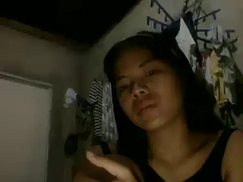 trixiavia online show from April 13, 2026, 3:17 pm