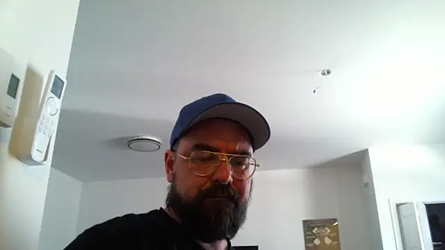 Snapshot of Danos47x chatting on April 12, 2026, 4:23 pm Danos47x online show from April 12, 2026, 4:23 pm