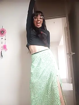 dulce loba online show from April 13, 2026, 1:49 pm