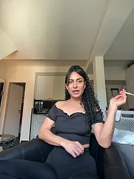 CurlyRouge online show from May 20, 2026, 2:23 pm