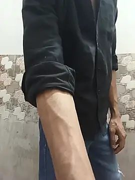 Snapshot of itsmemadhu2019 chatting on May 18, 2026, 2:01 pm itsmemadhu2019 online show from May 18, 2026, 2:01 pm