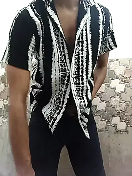 Snapshot of itsmemadhu2019 chatting on May 23, 2026, 1:04 pm itsmemadhu2019 online show from May 23, 2026, 1:04 pm