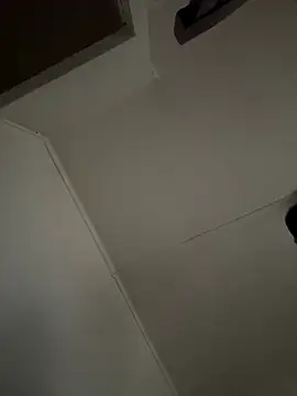 yaris004 online show from April 22, 2026, 5:54 am